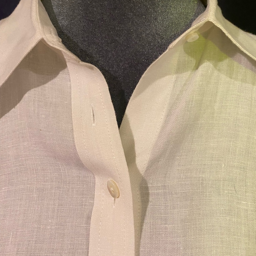 Womens size 8 Talbots White Irish Linen Button Down Dress Shirt. (S1)